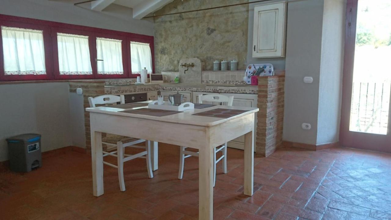 Il Barbagianni Bed and Breakfast Montepescali Buitenkant foto